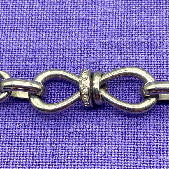 Vintage Fossil silver tone bow bracelet in 7 inches w/ 1 inch extension. CZ’s 🩷 - Picture 10 of 11
